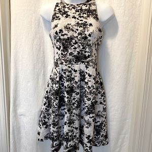 Junior girls SO black / white dress